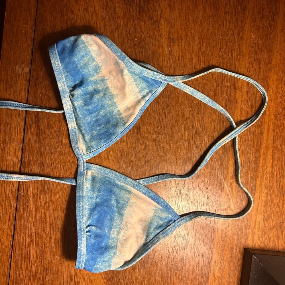 Jolyn triangle bikini top. Size Large.